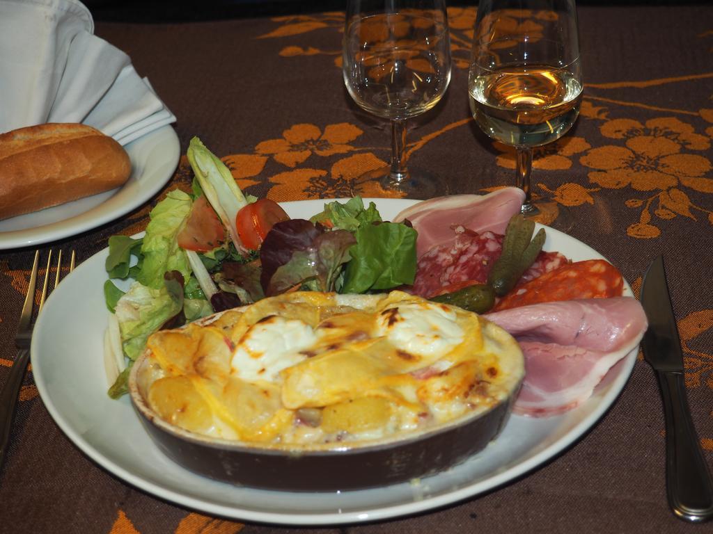 Hotel Restaurant La Manse Dornecy Экстерьер фото
